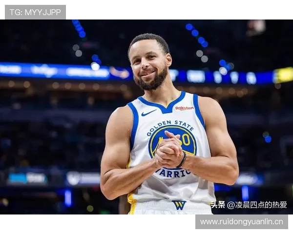 库里半场表现亮眼砍下15分5板4助助力球队取得领先 库里半场表现亮眼砍下15分5板4助助力球队取得领先